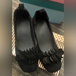 NWT Girls size 13 Black velour Dress shoes.